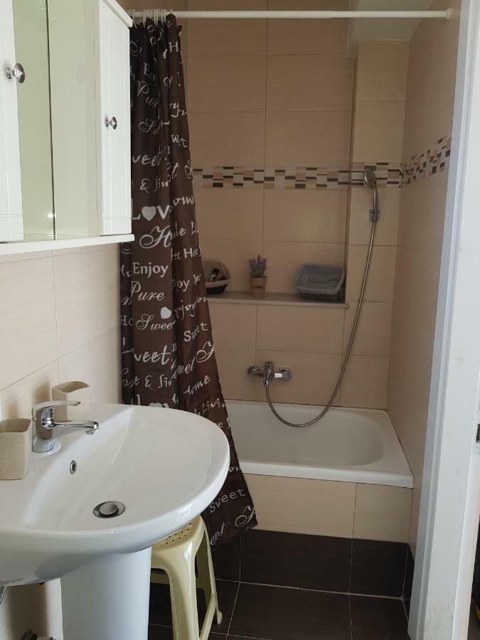 Butterfly Apartment Kalamata Bagian luar foto